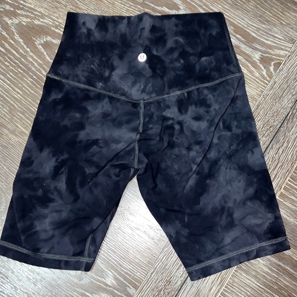 Lululemon Align Shorts 6” inseam size 4 - Picture 2 of 5
